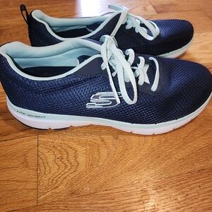 Skechers Dark Blue and Light Blue Athletic Shoes Size 8.5